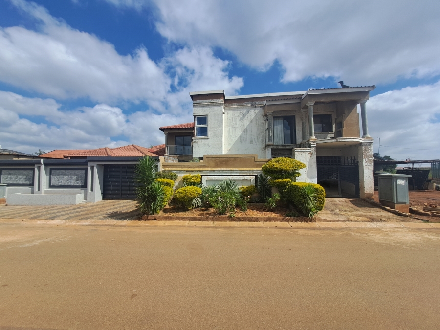 4 Bedroom Property for Sale in Protea Glen Gauteng