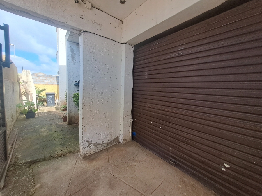 4 Bedroom Property for Sale in Protea Glen Gauteng