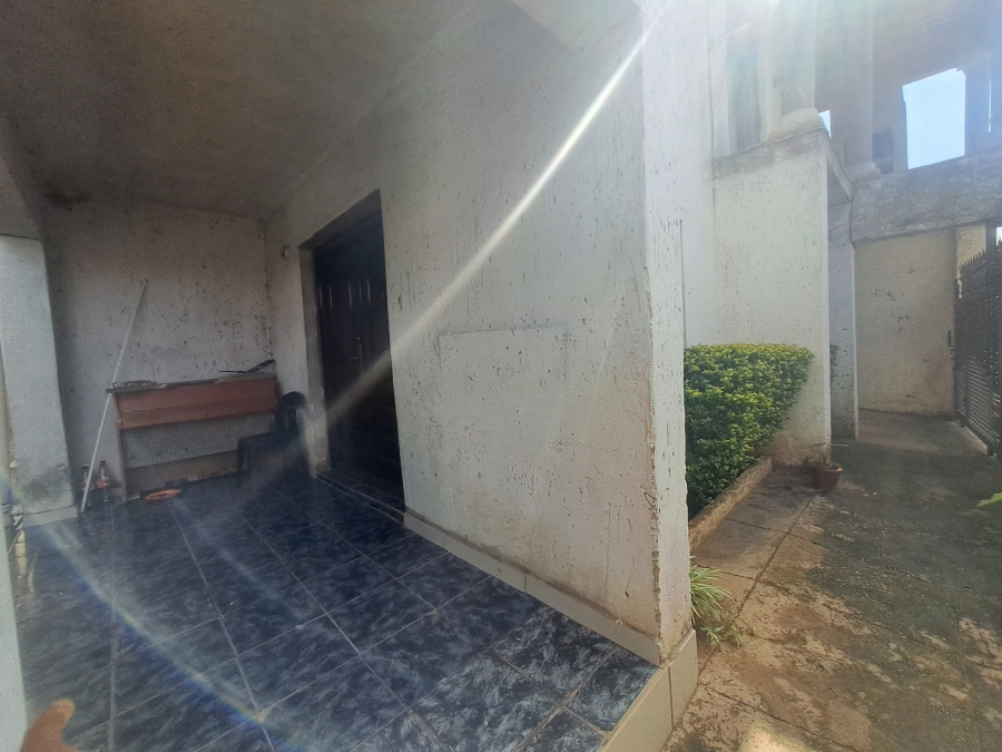 4 Bedroom Property for Sale in Protea Glen Gauteng