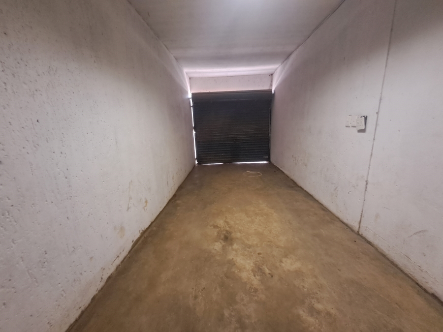 4 Bedroom Property for Sale in Protea Glen Gauteng