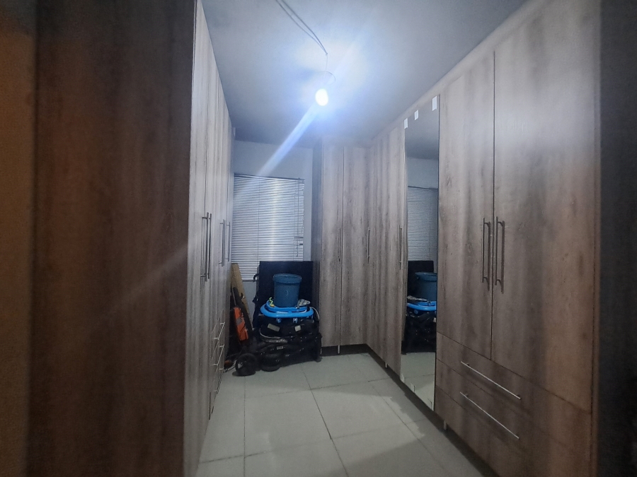 4 Bedroom Property for Sale in Protea Glen Gauteng