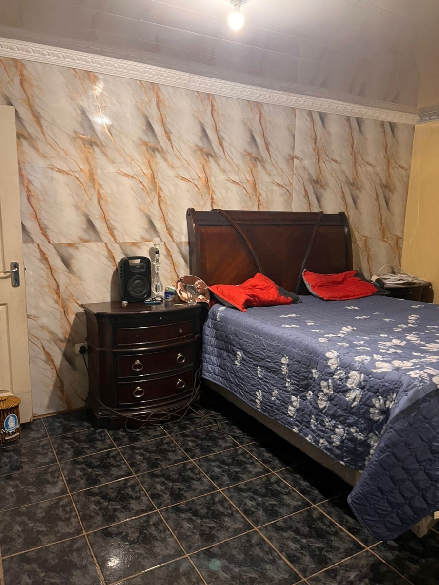 4 Bedroom Property for Sale in Protea Glen Gauteng