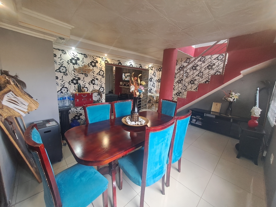 4 Bedroom Property for Sale in Protea Glen Gauteng