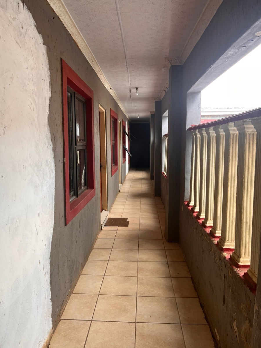 4 Bedroom Property for Sale in Protea Glen Gauteng