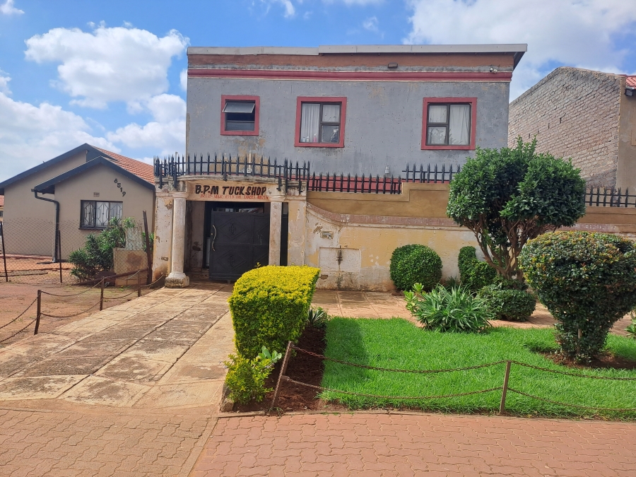 4 Bedroom Property for Sale in Protea Glen Gauteng