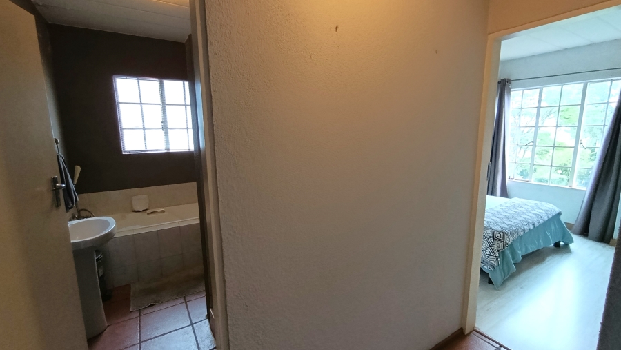 2 Bedroom Property for Sale in Rietvalleirand Gauteng