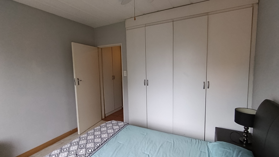 2 Bedroom Property for Sale in Rietvalleirand Gauteng