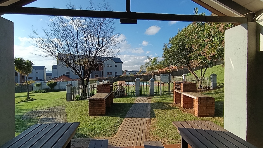2 Bedroom Property for Sale in Rietvalleirand Gauteng