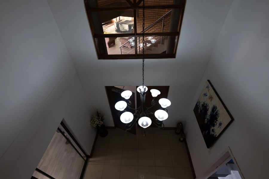 7 Bedroom Property for Sale in Eldoraigne Gauteng