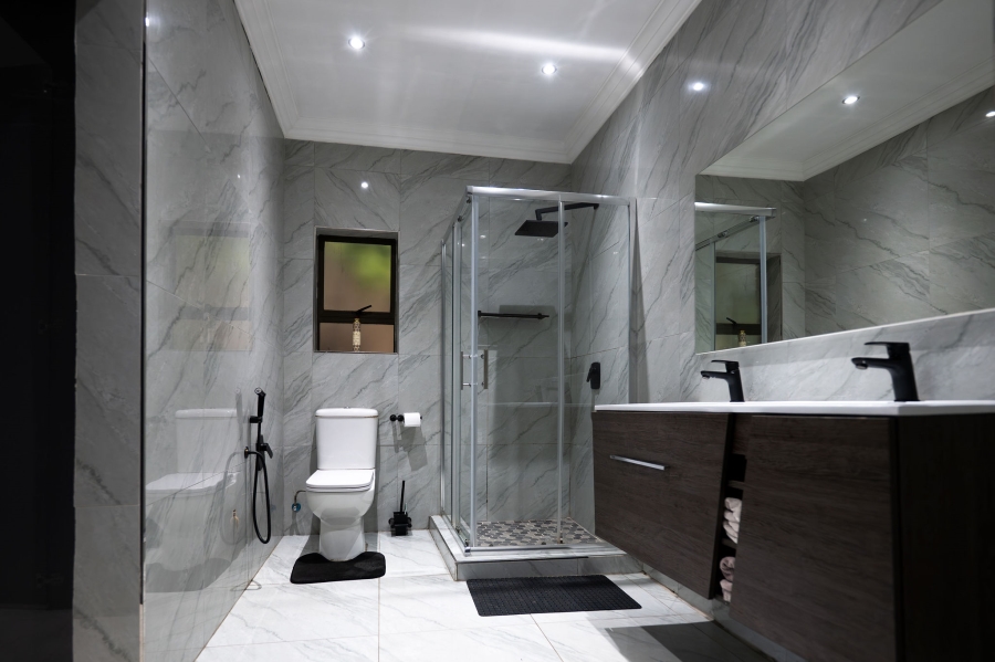 7 Bedroom Property for Sale in Eldoraigne Gauteng