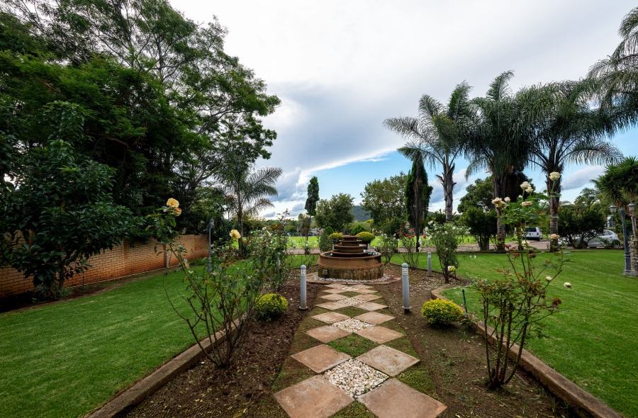 7 Bedroom Property for Sale in Eldoraigne Gauteng