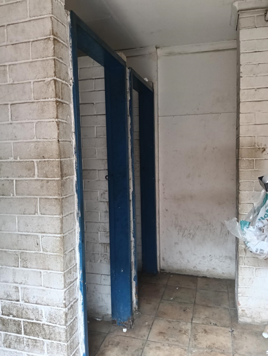 Commercial Property for Sale in Koedoespoort Industrial Gauteng