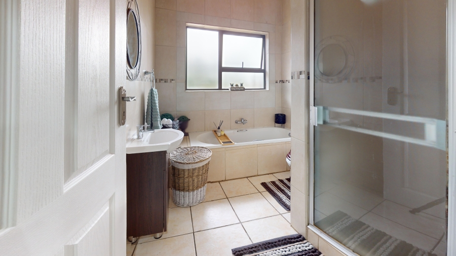4 Bedroom Property for Sale in Sunward Park Gauteng