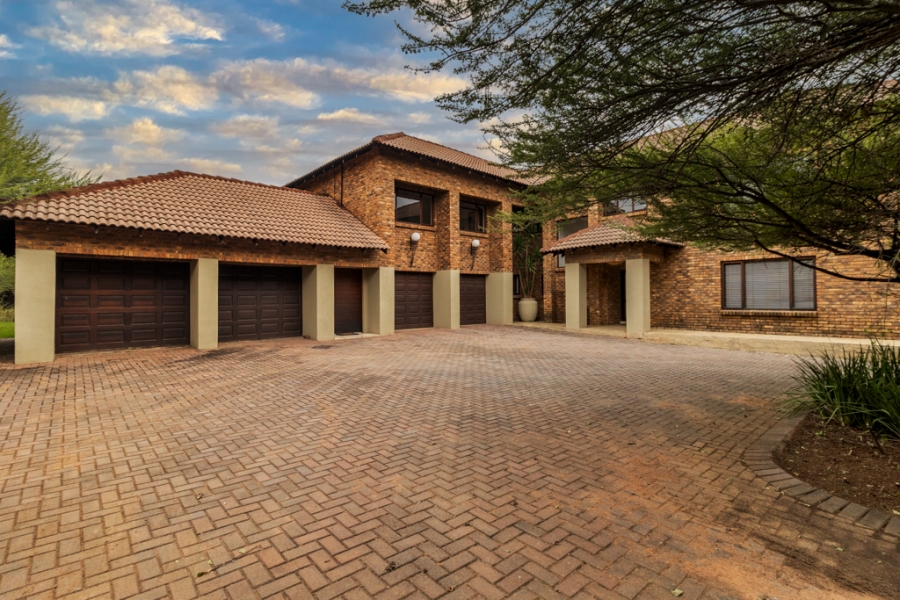 4 Bedroom Property for Sale in Leeuwfontein Gauteng