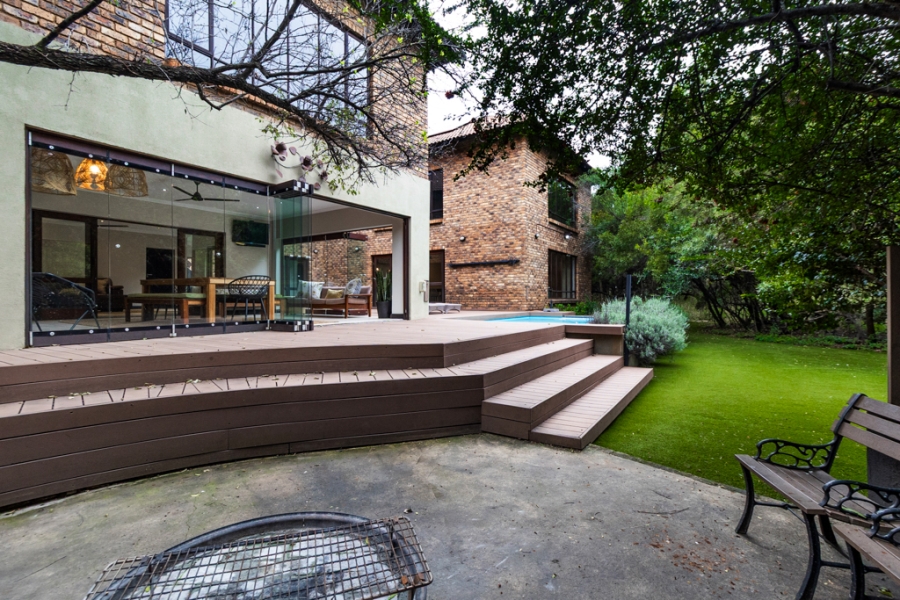 4 Bedroom Property for Sale in Leeuwfontein Gauteng