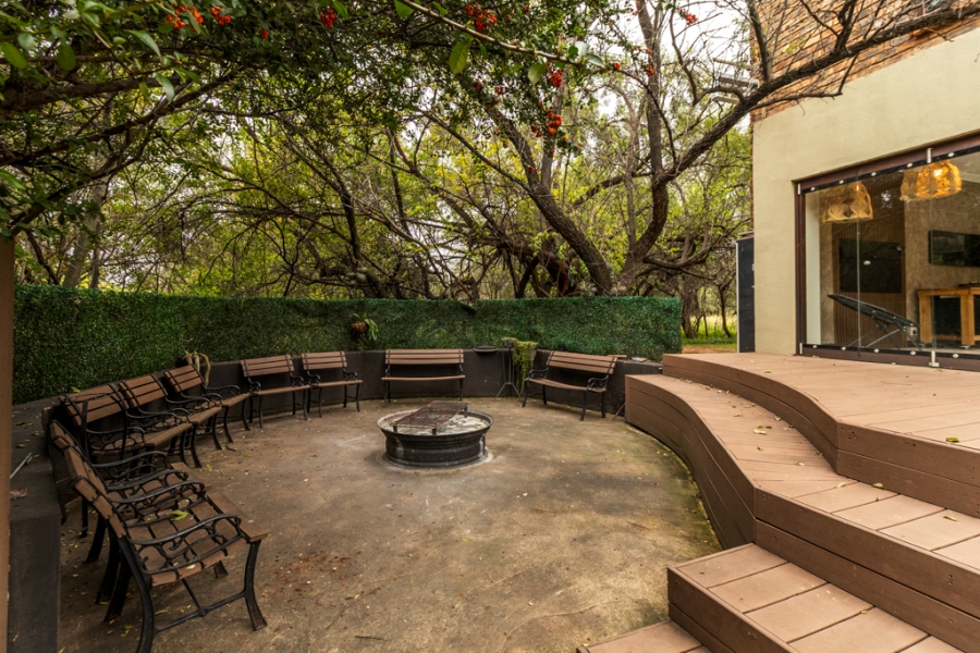 4 Bedroom Property for Sale in Leeuwfontein Gauteng