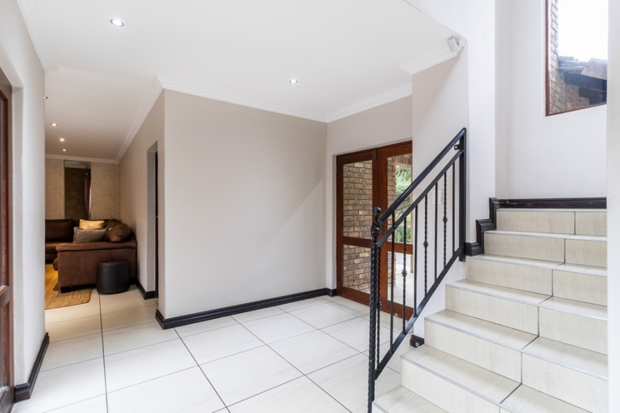 4 Bedroom Property for Sale in Leeuwfontein Gauteng
