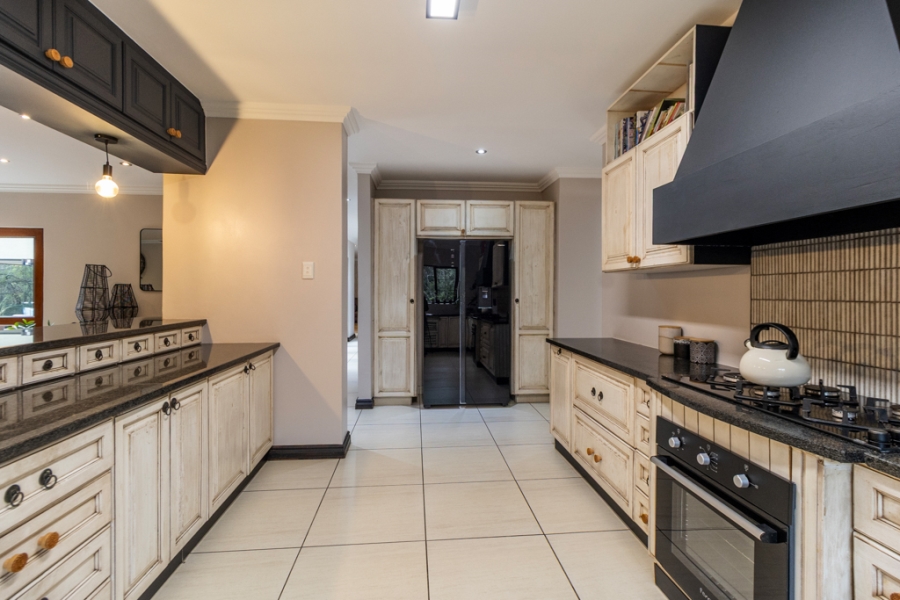 4 Bedroom Property for Sale in Leeuwfontein Gauteng