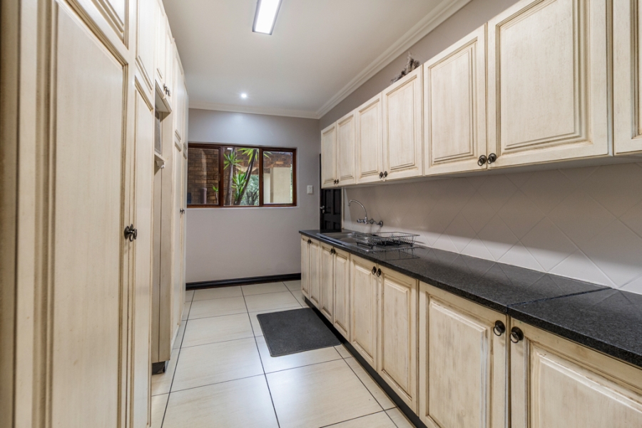 4 Bedroom Property for Sale in Leeuwfontein Gauteng