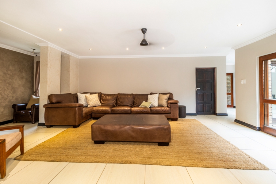4 Bedroom Property for Sale in Leeuwfontein Gauteng
