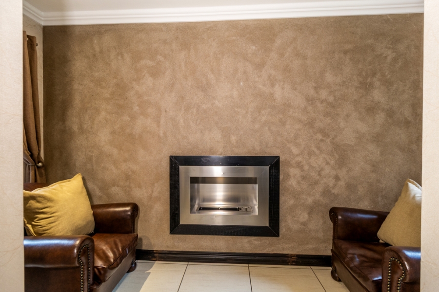 4 Bedroom Property for Sale in Leeuwfontein Gauteng