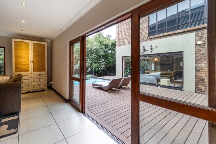 4 Bedroom Property for Sale in Leeuwfontein Gauteng