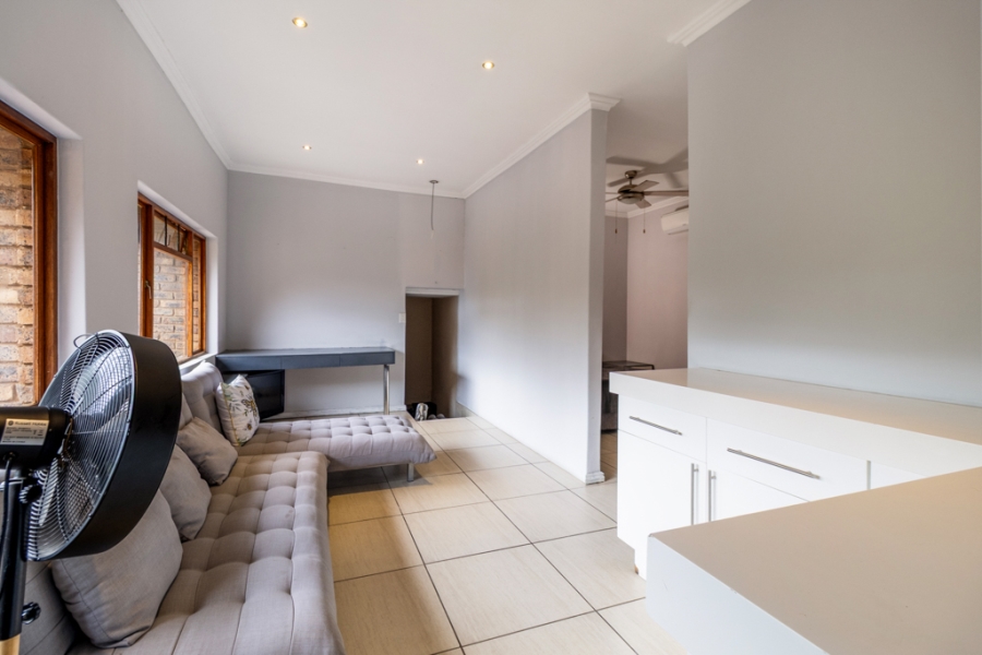 4 Bedroom Property for Sale in Leeuwfontein Gauteng