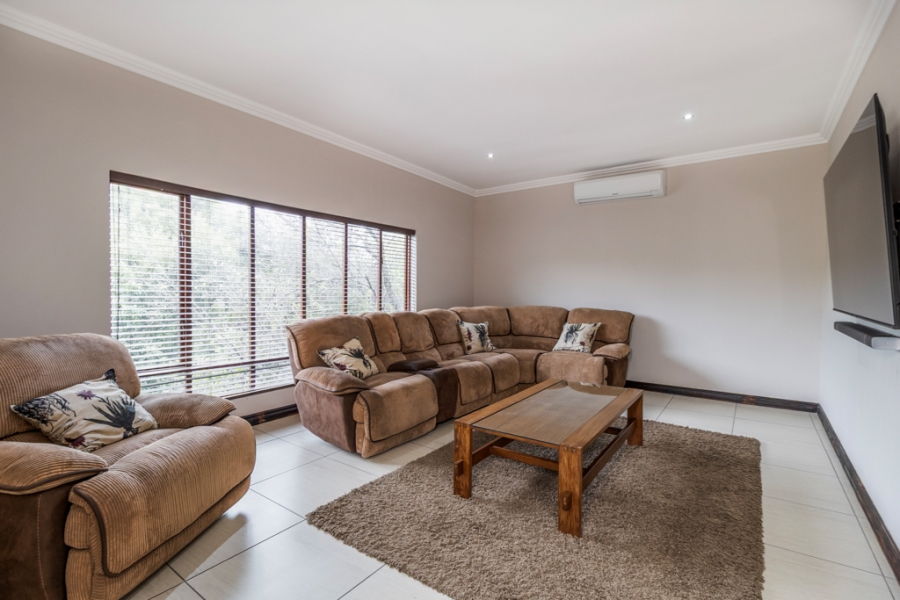 4 Bedroom Property for Sale in Leeuwfontein Gauteng