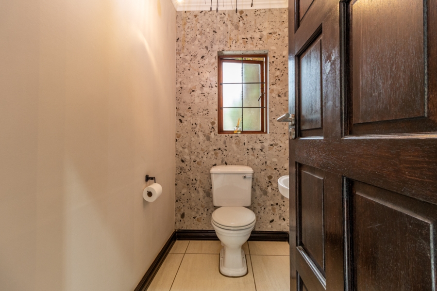 4 Bedroom Property for Sale in Leeuwfontein Gauteng