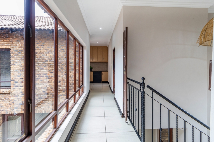 4 Bedroom Property for Sale in Leeuwfontein Gauteng