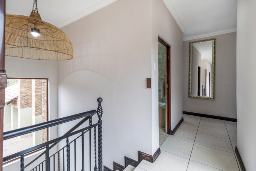 4 Bedroom Property for Sale in Leeuwfontein Gauteng