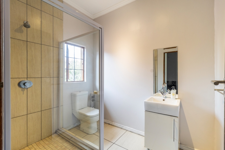 4 Bedroom Property for Sale in Leeuwfontein Gauteng