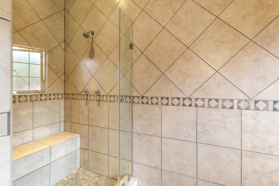 4 Bedroom Property for Sale in Leeuwfontein Gauteng