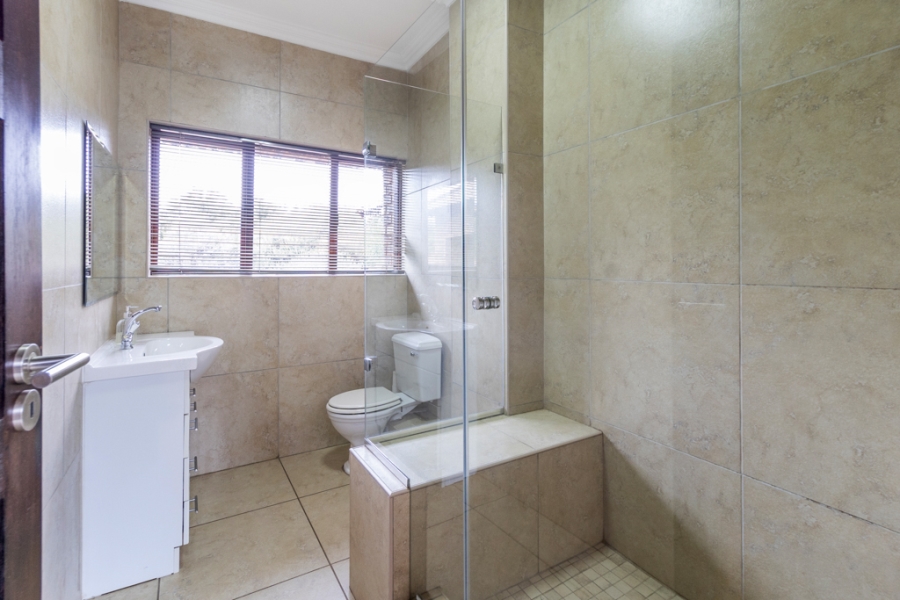 4 Bedroom Property for Sale in Leeuwfontein Gauteng