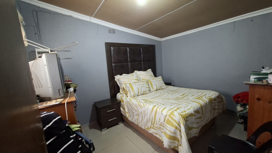 4 Bedroom Property for Sale in Tshepisong Gauteng