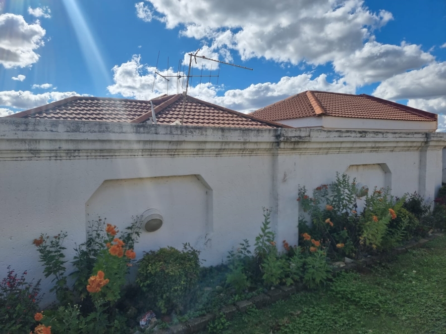 3 Bedroom Property for Sale in Zakariyya Park Gauteng