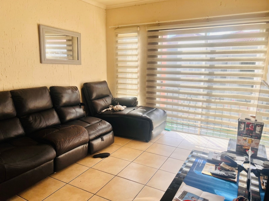 2 Bedroom Property for Sale in Ormonde View Gauteng