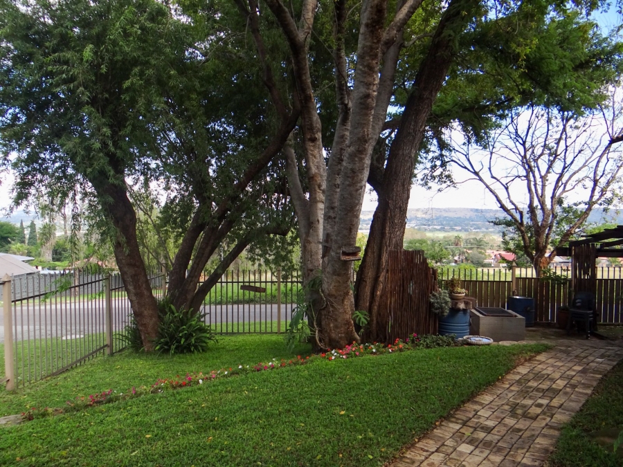3 Bedroom Property for Sale in Mountain View Gauteng