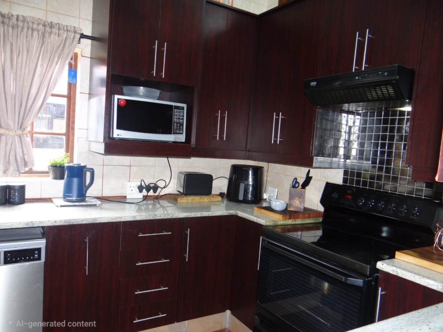 3 Bedroom Property for Sale in Mountain View Gauteng