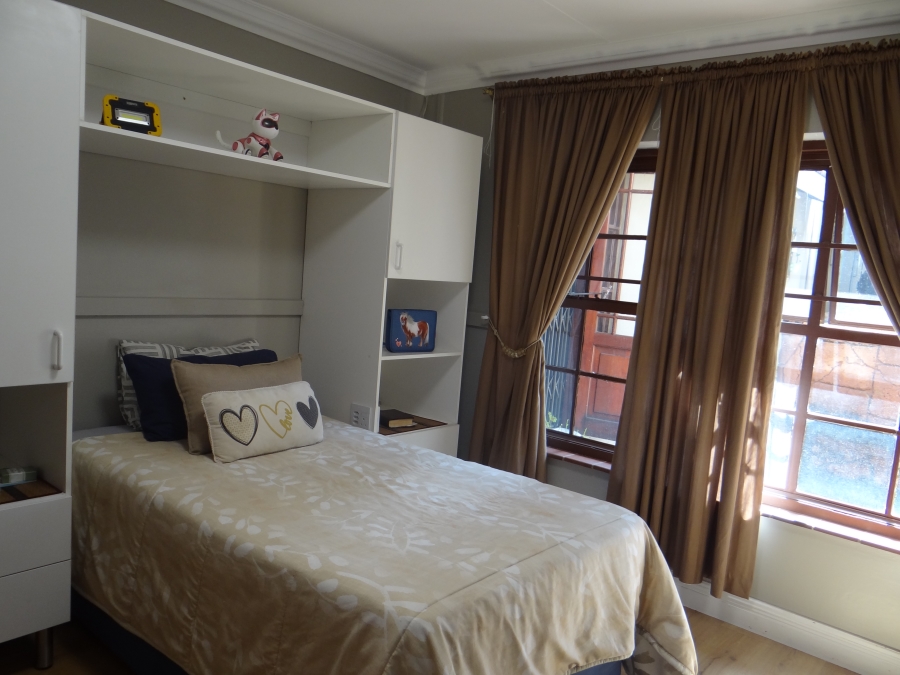 3 Bedroom Property for Sale in Mountain View Gauteng