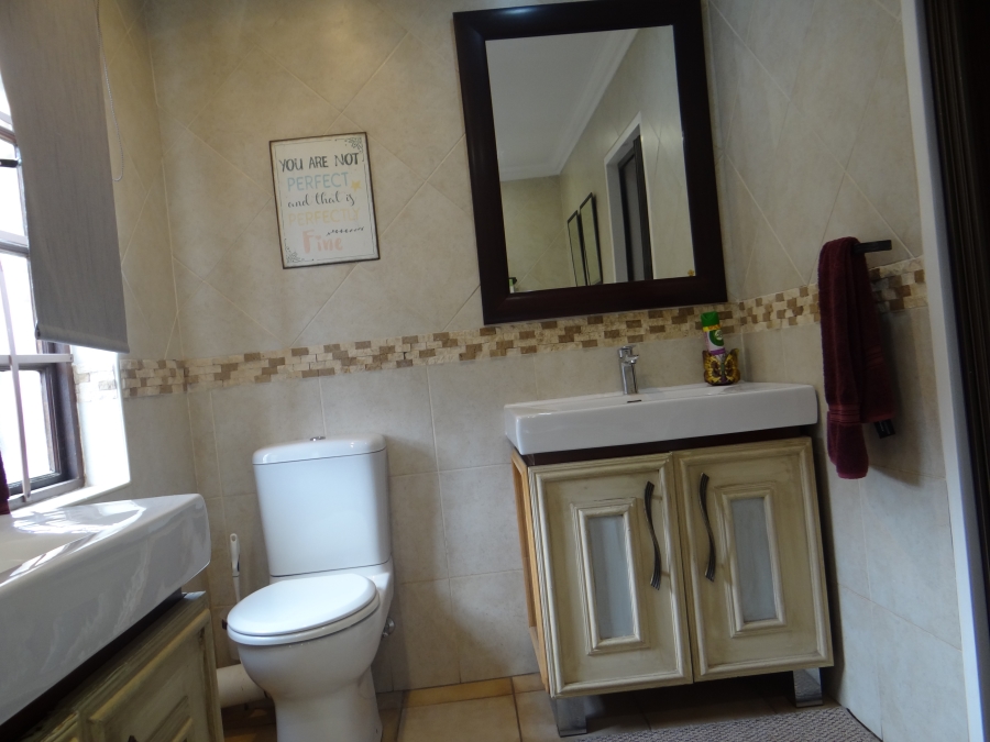 3 Bedroom Property for Sale in Mountain View Gauteng