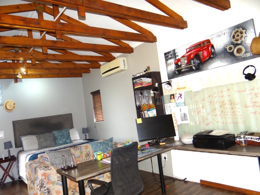 3 Bedroom Property for Sale in Mountain View Gauteng