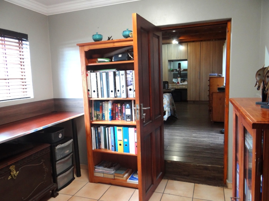 3 Bedroom Property for Sale in Mountain View Gauteng