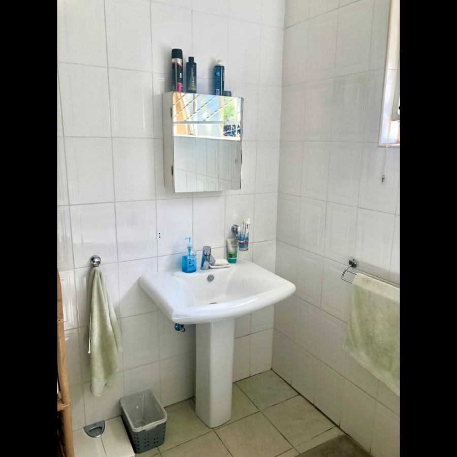 6 Bedroom Property for Sale in Erasmia Gauteng