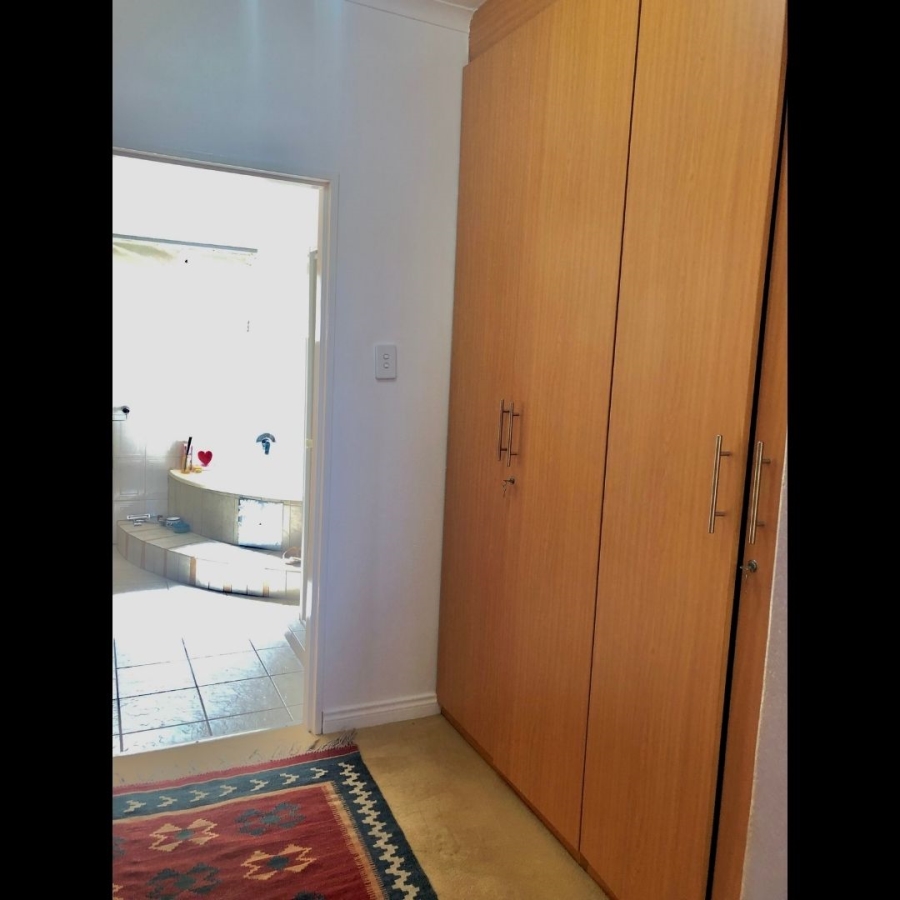 6 Bedroom Property for Sale in Erasmia Gauteng