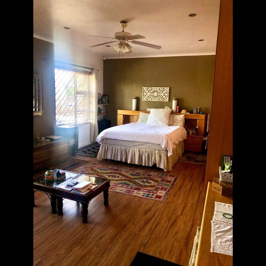 6 Bedroom Property for Sale in Erasmia Gauteng