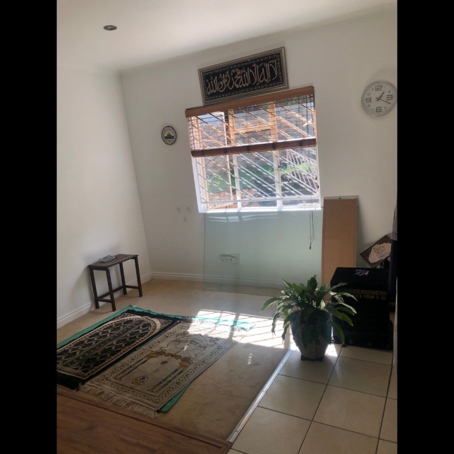 6 Bedroom Property for Sale in Erasmia Gauteng