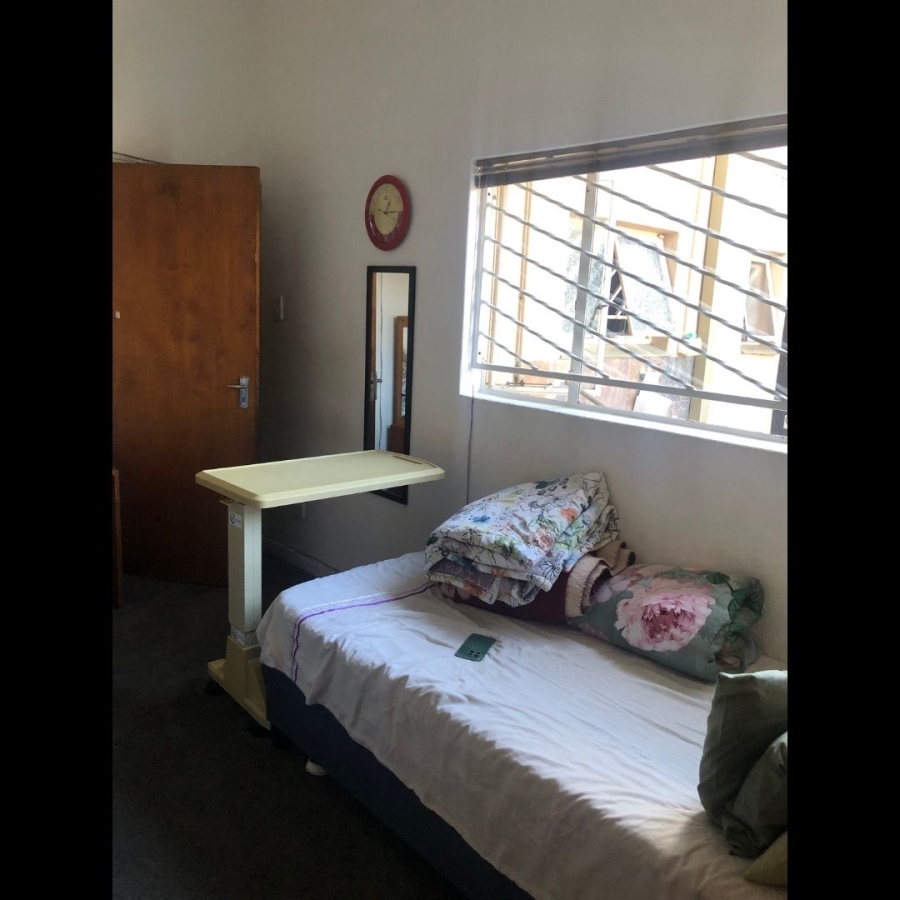6 Bedroom Property for Sale in Erasmia Gauteng