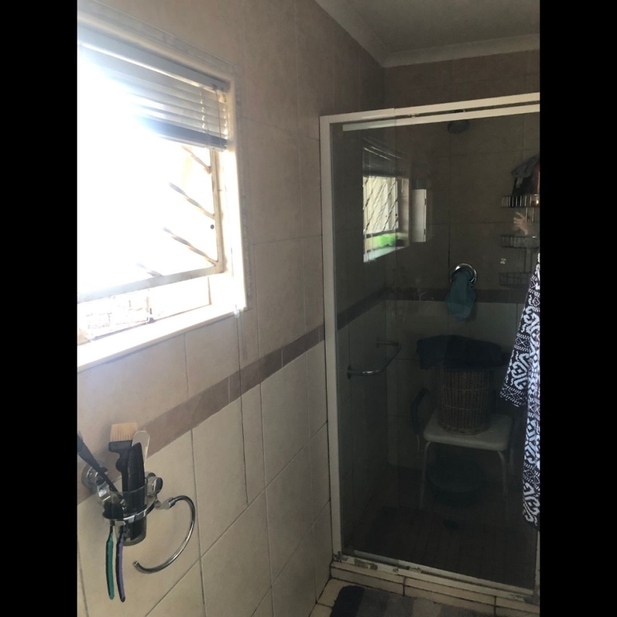 6 Bedroom Property for Sale in Erasmia Gauteng