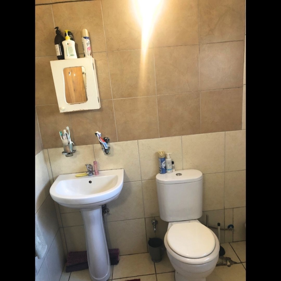 6 Bedroom Property for Sale in Erasmia Gauteng
